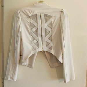 Cute open front blazer, zip up back, great condition. Gently worn.